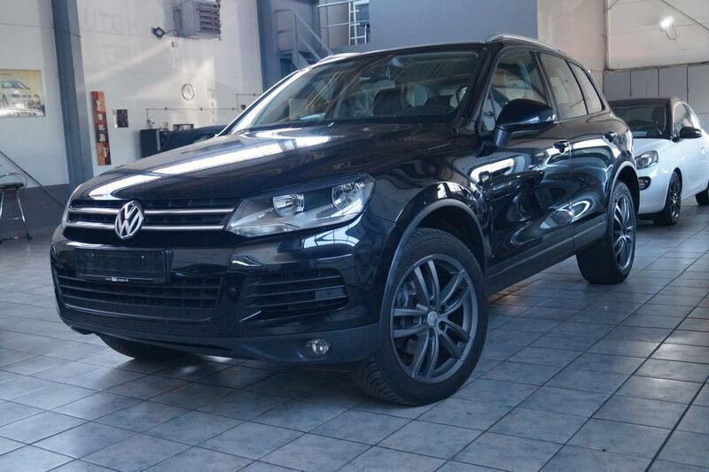 Schwarz Gebraucht 2012 VW Touareg SUV | 12.790 € (Fairer Preis) - Bild 1/4