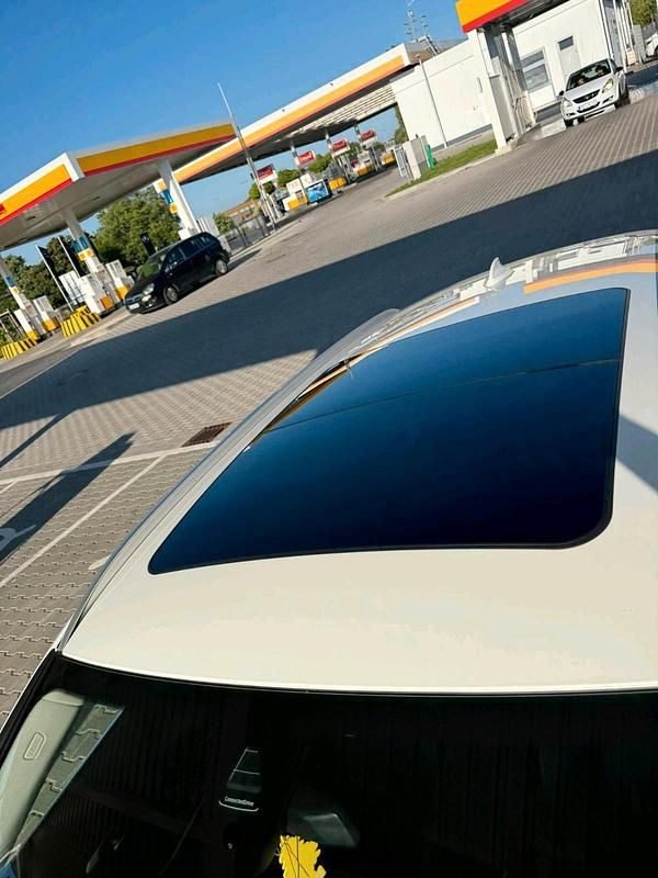 Weiß Gebraucht 2020 BMW 320 Kombi | 26.780 € (Etwas zu teuer) - Bild 1/4