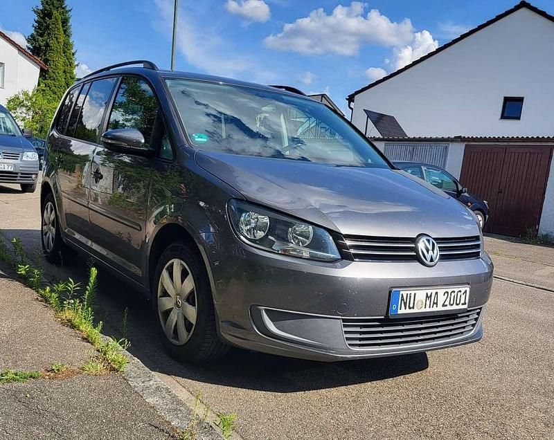 Grau Gebraucht 2011 VW Touran Comfortline Van / Kleinbus | 8.500 € (Fairer Preis) - Bild 1/4