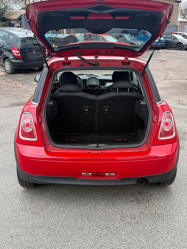 Gebraucht Mini Cooper 75 PS (55 kW) 2011 Rot Kleinwagen