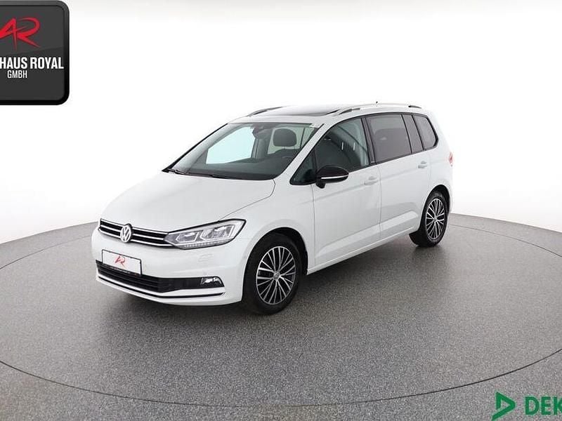 Gebraucht VW Touran 116 PS (85 kW) 2020 Oryxwhite Van / Kleinbus