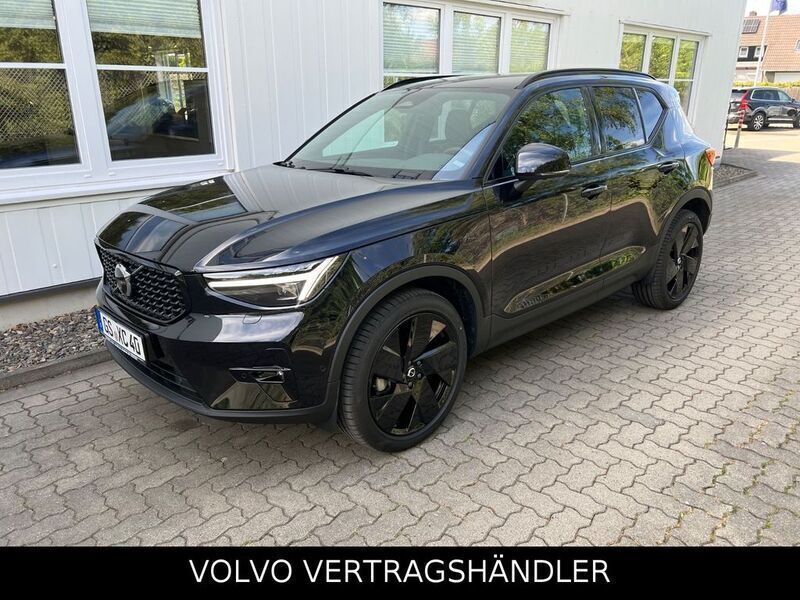 Onyx black metallic Gebraucht 2024 Volvo XC40 Plus SUV | 42.590 € (Teuer) - Bild 1/4