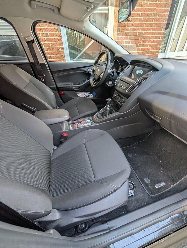 Gebraucht Ford Focus 125 PS (91 kW) 2018 Schwarz Kombi