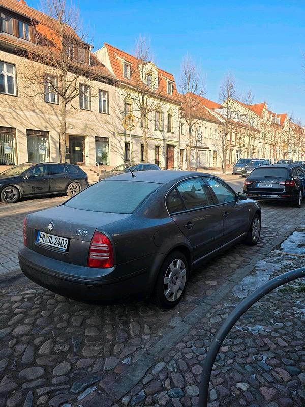 Gebraucht Skoda Superb Comfort 116 PS (85 kW) 2005 Grau Limousine