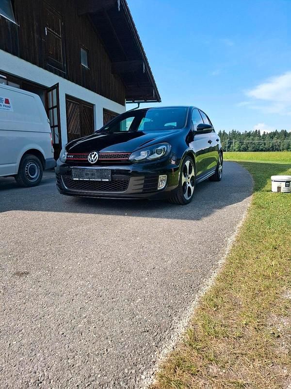 Schwarz Gebraucht 2011 VW Golf VI GTI Kleinwagen | 11.000 € - Bild 1/4
