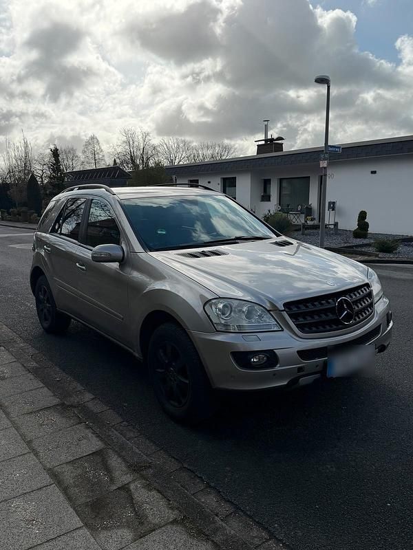Gebraucht Mercedes ML320 224 PS (164 kW) 2006 SUV