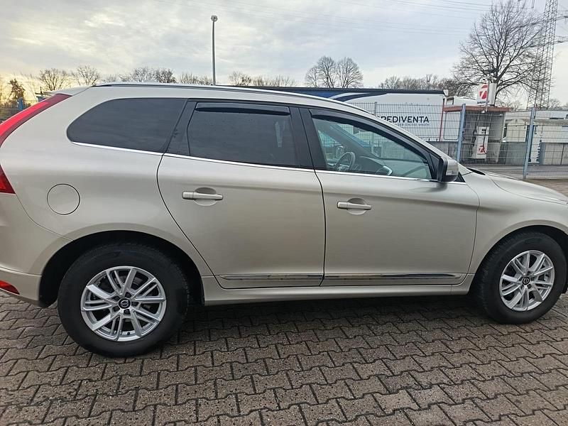 Gebraucht Volvo XC60 190 PS (139 kW) 2017 Beige SUV