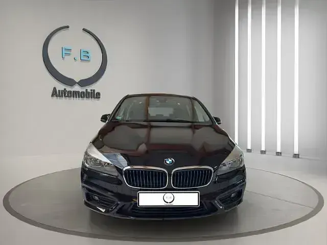 Gebraucht BMW 225 Advantage 140 PS (102 kW) 2017 Schwarz Van / Kleinbus