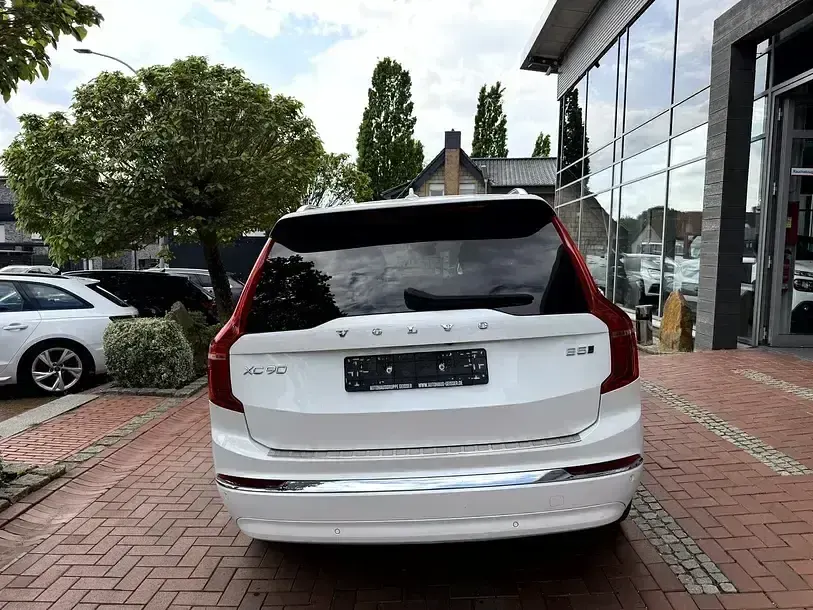 Gebraucht Volvo XC90 Plus 235 PS (172 kW) 2024 Crystal white / metallic (metallic) SUV