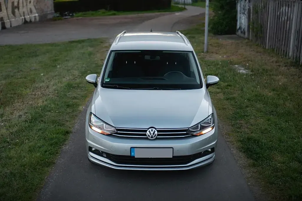Gebraucht VW Touran 116 PS (85 kW) 2017 Silber Van / Kleinbus