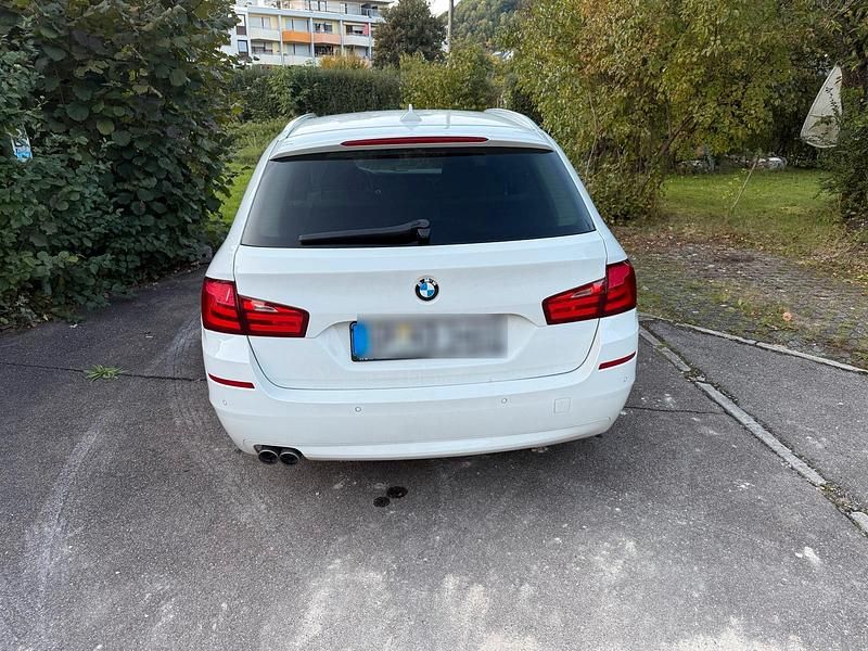 Gebraucht BMW 520 184 PS (135 kW) 2012 Weiß Kombi