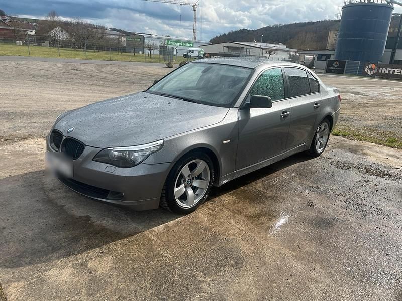 Gebraucht BMW 525 218 PS (160 kW) 2007 Grau Limousine
