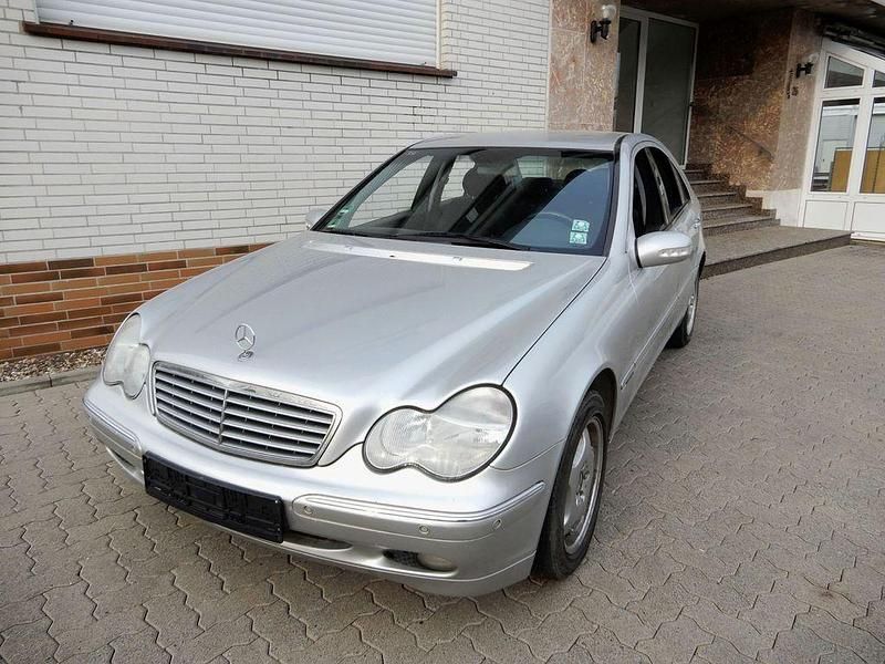Silber Gebraucht 2002 Mercedes C240 Elegance Limousine | 1.990 € (Superpreis) - Bild 1/4