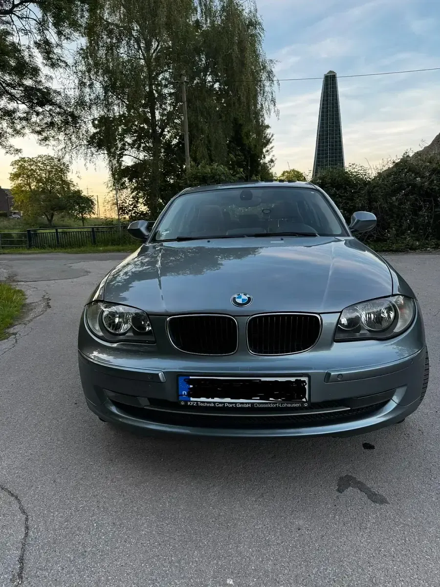 Gebraucht BMW 120 177 PS (130 kW) 2010 Grau Kleinwagen