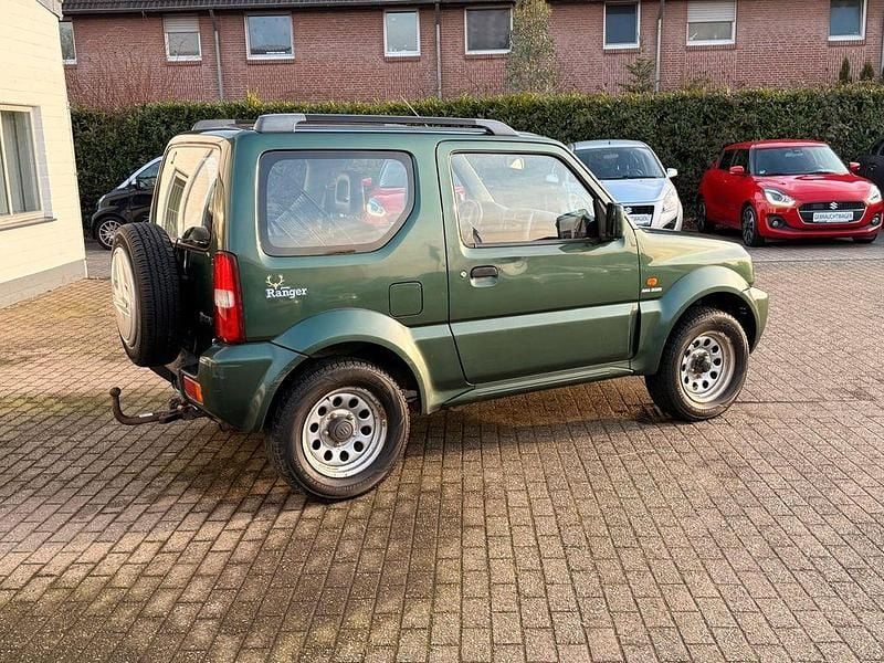 Second-hand Suzuki Jimny 86 CP (63 kW) 2010 Verde SUV