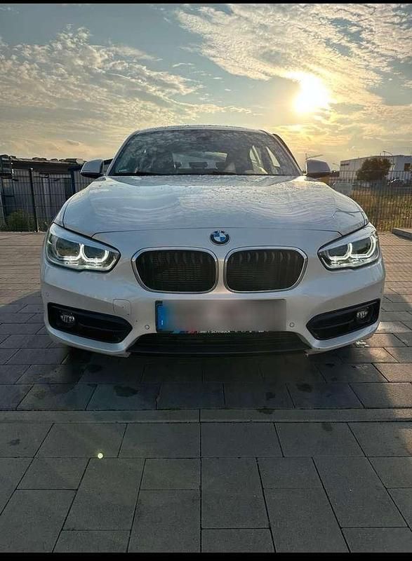 Gebraucht 2016 BMW 120 Sport Line Kleinwagen | 15.200 € (Guter Preis) - Bild 1/4