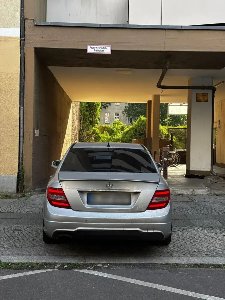 Gebraucht Mercedes C180 204 PS (150 kW) 2012 Silber Kleinwagen