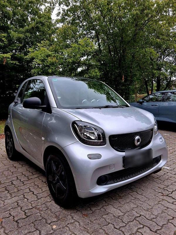 Gebraucht 2015 Smart ForTwo Coupé Kleinwagen | 8.490 € (Fairer Preis) - Bild 1/4