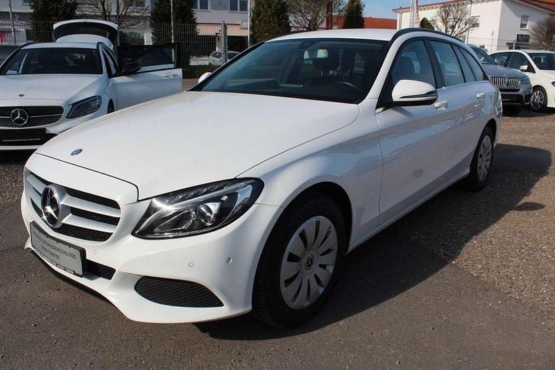 Polarweiss unilack Gebraucht 2017 Mercedes C180 Business Kombi | 10.195 € (Guter Preis) - Bild 1/4