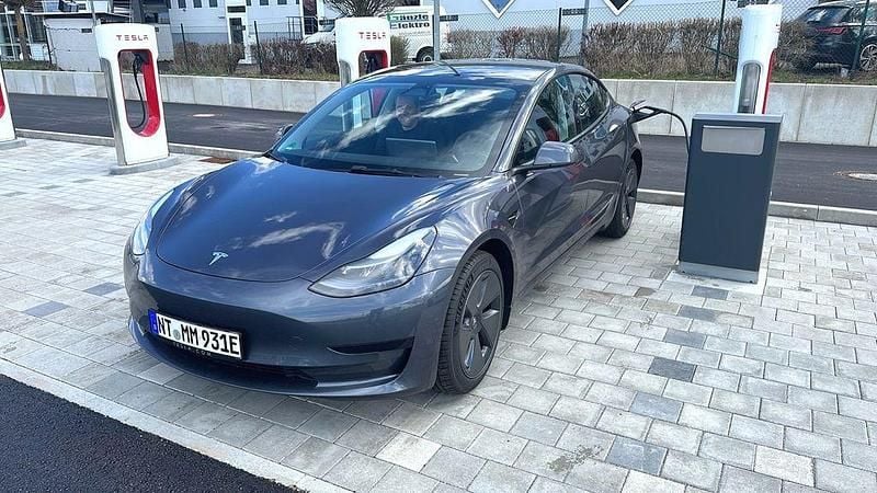 Gebraucht Tesla Model 3 Standard Range 208 kW (283 PS) 2023 Grau Limousine