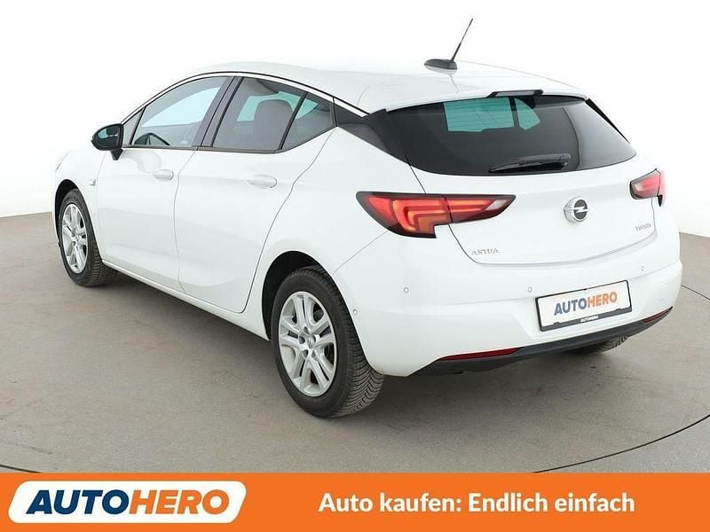 Gebraucht Opel Astra Dynamic 125 PS (91 kW) 2016 Weiß Limousine