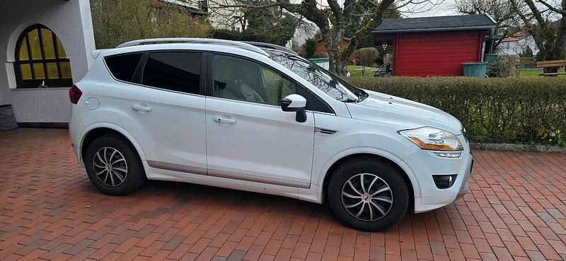 Gebraucht Ford Kuga Individual 163 PS (119 kW) 2012 Weiß SUV