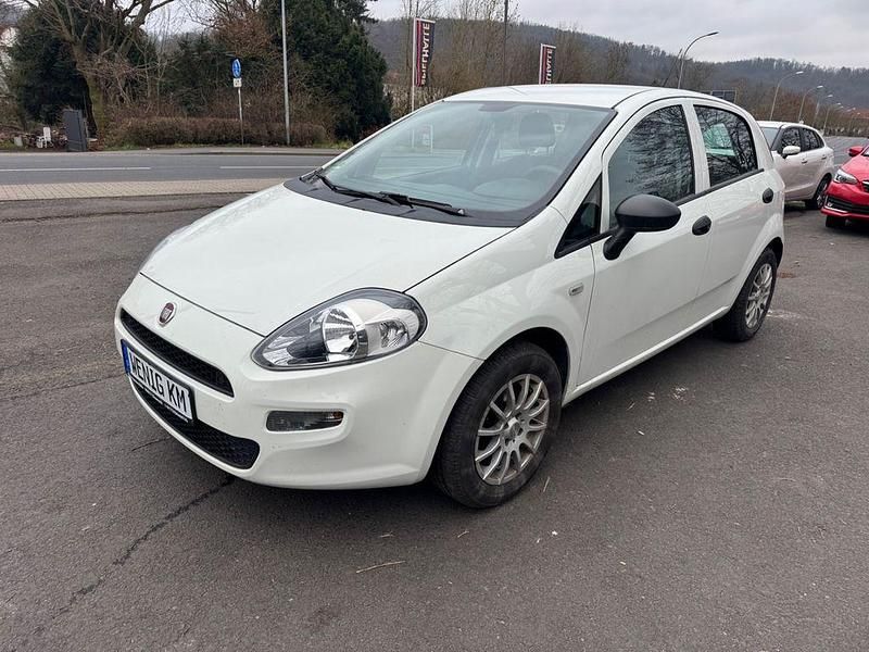 Gebraucht Fiat Punto Basis 69 PS (50 kW) 2017 Weiß Limousine