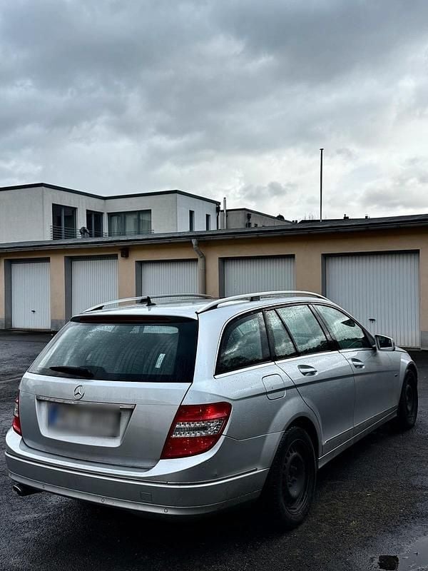 Gebraucht Mercedes C220 170 PS (125 kW) 2009 Grau Kombi
