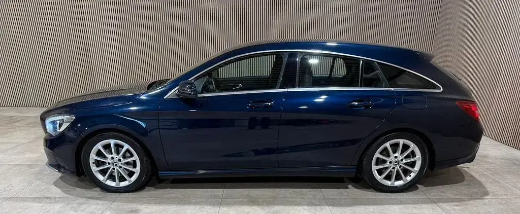 Gebraucht Mercedes CLA200 Shooting Brake 136 PS (100 kW) 2017 Blau Kombi
