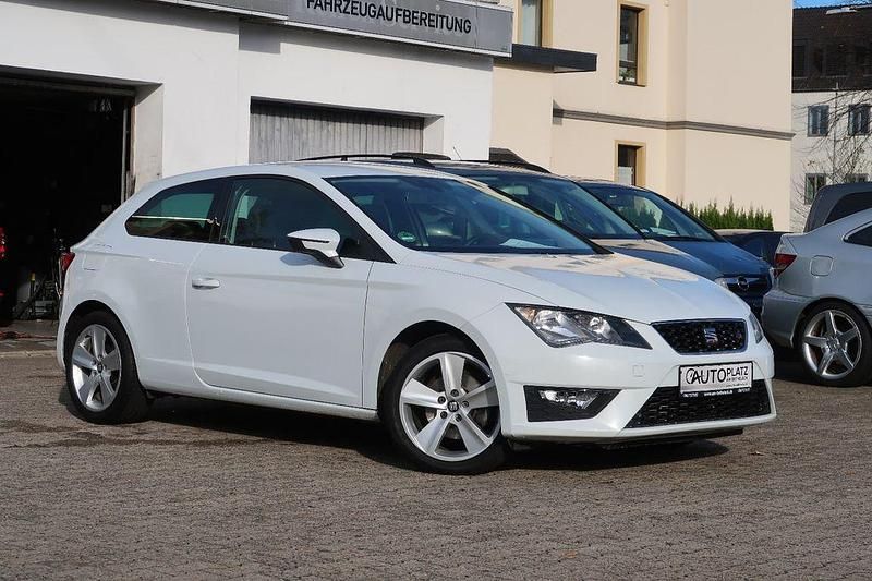 Weiß Gebraucht 2014 Seat Leon SC FR Kleinwagen | 8.650 € (Fairer Preis) - Bild 1/4