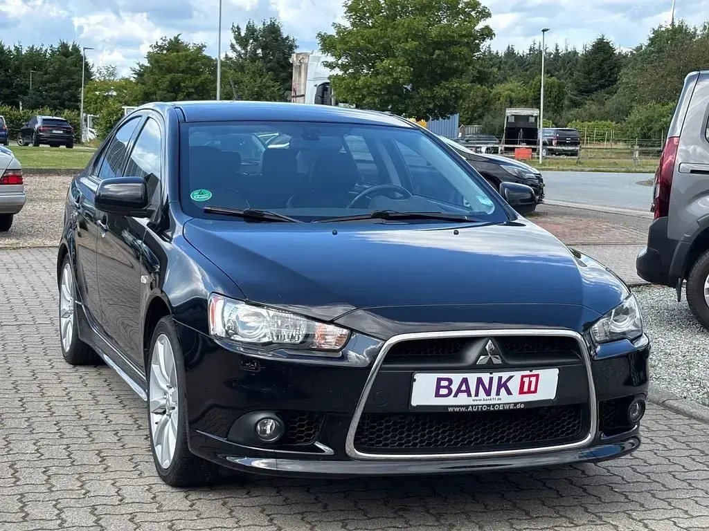 Gebraucht Mitsubishi Lancer Sportback Intense 143 PS (105 kW) 2010 Schwarz Limousine