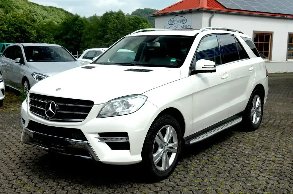 Gebraucht Mercedes ML350 306 PS (225 kW) 2013 Weiß SUV