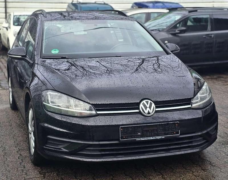 Second-hand VW Golf VII Trendline 116 CP (85 kW) 2017 Negru Break