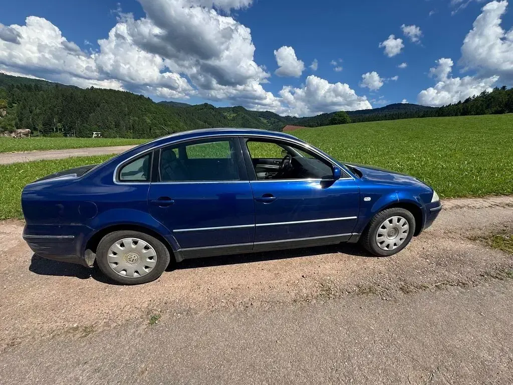 Gebraucht VW Passat Trendline 131 PS (96 kW) 2002 Blau Limousine