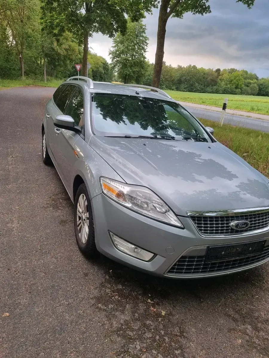 Gebraucht Ford Mondeo 140 PS (102 kW) 2008 Silber Kombi