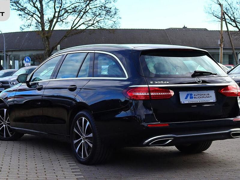 Gebraucht Mercedes E300 143 PS (105 kW) 2020 Schwarz