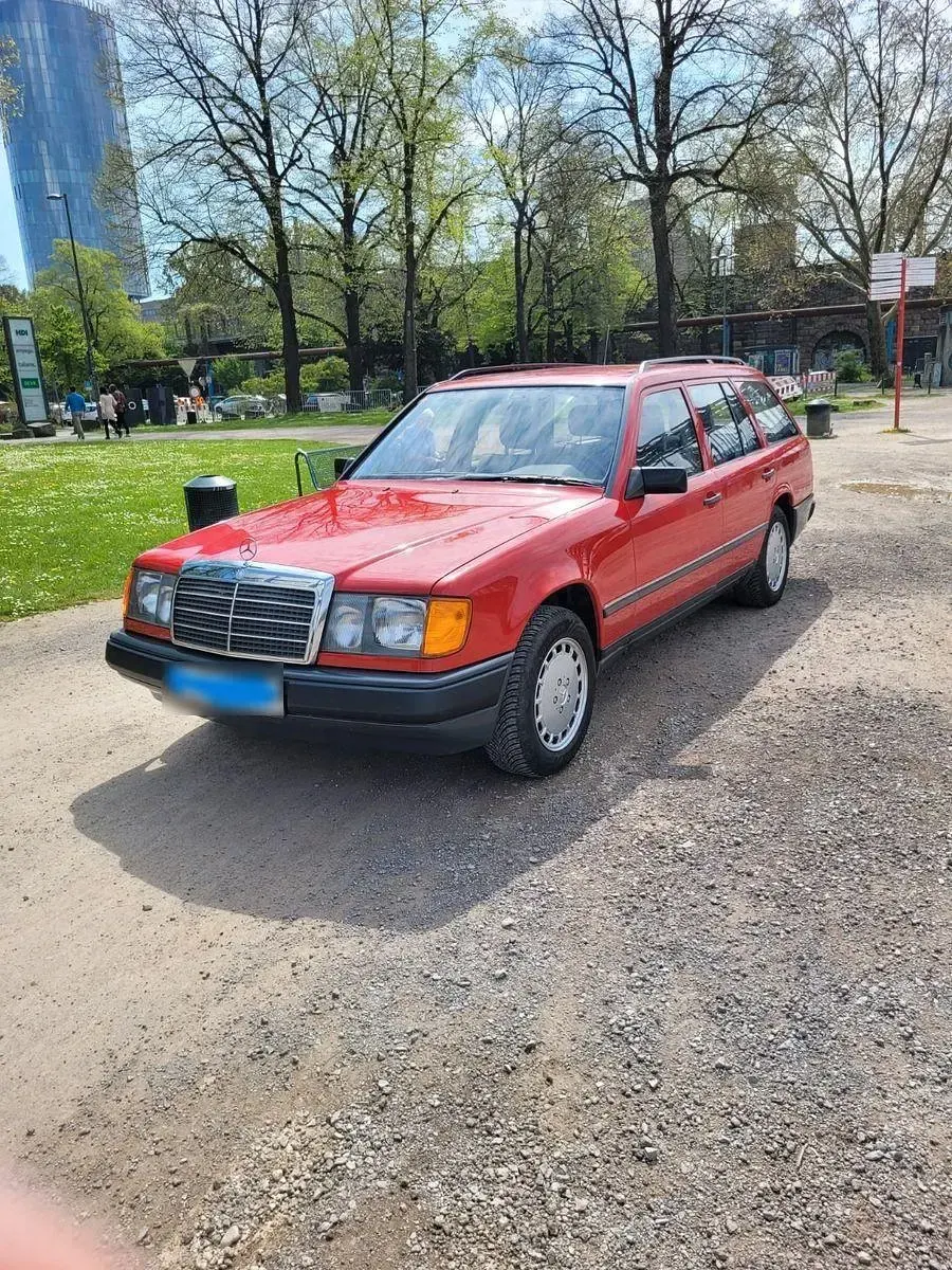 Gebraucht Mercedes 230 132 PS (97 kW) 1988 Rot Kombi