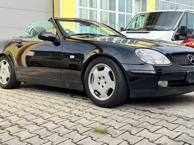Schwarz Gebraucht 1998 Mercedes SLK200 Edition Cabrio | 4.980 € (Teuer) - Bild 1/4