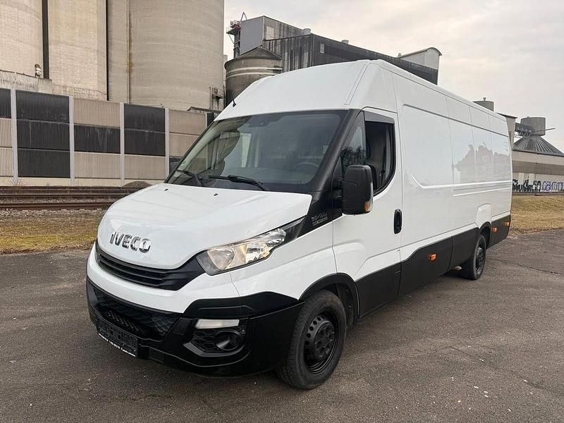 Gebraucht Iveco Daily 156 PS (114 kW) 2017 Weiß Limousine