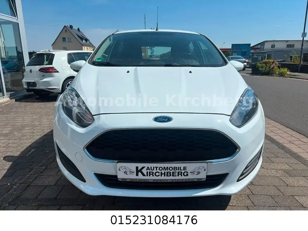 Gebraucht Ford Fiesta Trend 82 PS (60 kW) 2016 Weiß Kleinwagen