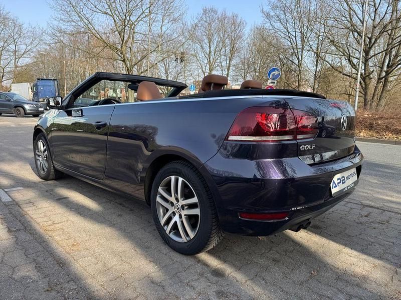 Gebraucht VW Golf 140 PS (102 kW) 2011 Violett Cabrio