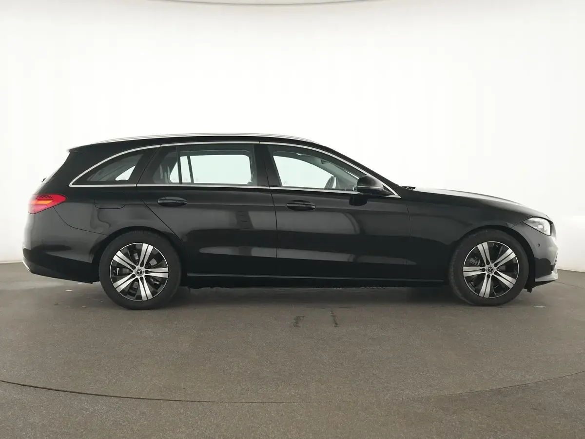 Gebraucht Mercedes C200 Avantgarde 163 PS (119 kW) 2024 Schwarz Limousine