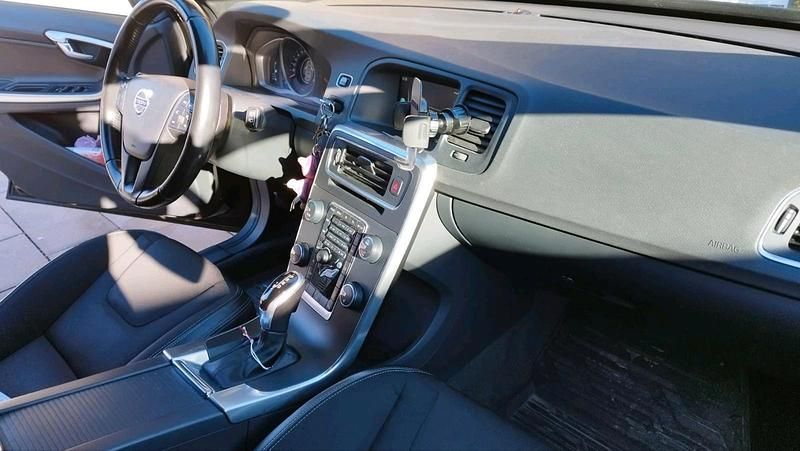 Gebraucht Volvo V60 150 PS (110 kW) 2017 Kombi