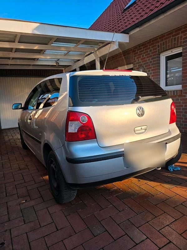 Gebraucht VW Polo 60 PS (44 kW) 2003 Silber Kleinwagen