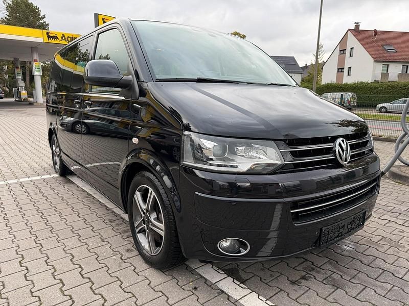 Schwarz Gebraucht 2015 VW Multivan Van / Kleinbus | 17.800 € (Superpreis) - Bild 1/4