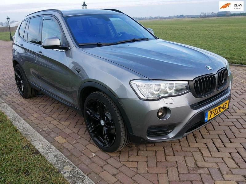 Grau Gebraucht 2015 BMW X3 Executive SUV | 12.099 € (Superpreis) - Bild 1/3