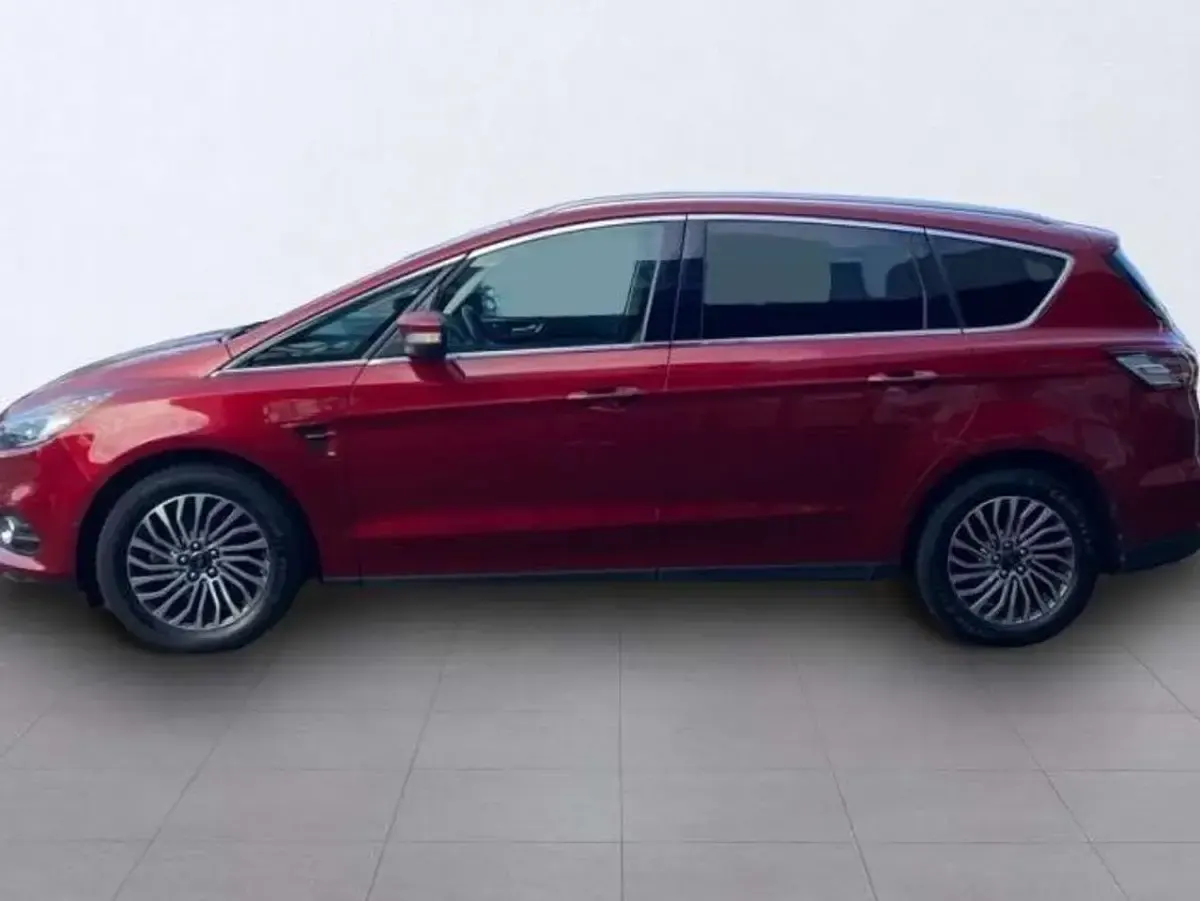 Gebraucht Ford S-MAX Titanium 190 PS (139 kW) 2018 Rot Van / Kleinbus