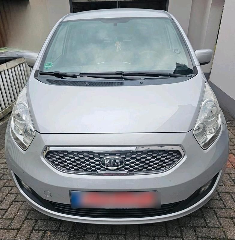 Silber Gebraucht 2011 Kia Venga Kleinwagen | 6.789 € - Bild 1/4