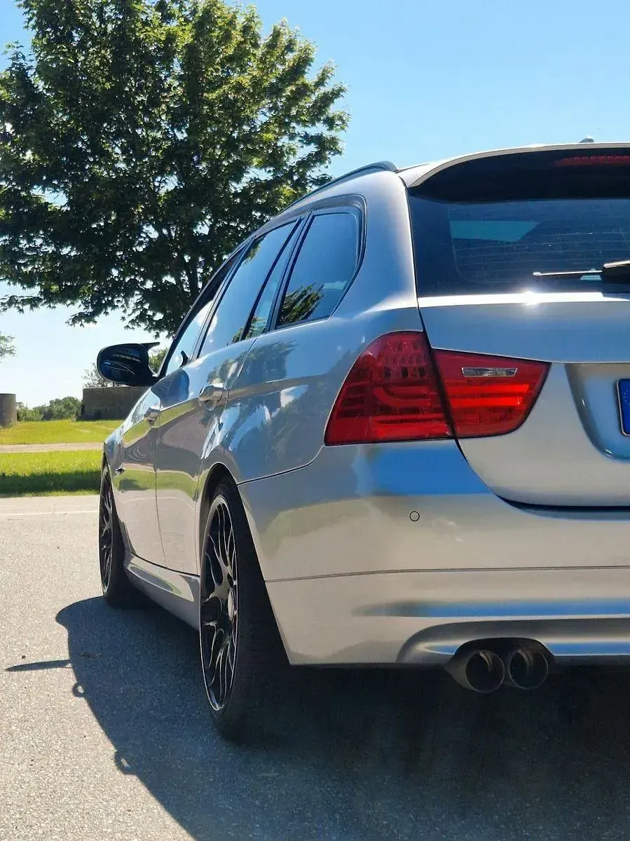 Gebraucht BMW 320 Performance 184 PS (135 kW) 2010 Silber Limousine