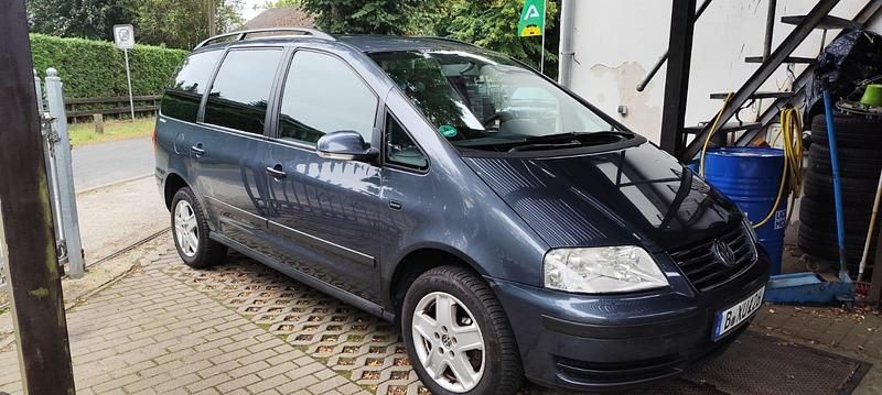 Blau Gebraucht 2004 VW Sharan Van / Kleinbus | 1.650 € (Superpreis) - Bild 1/4